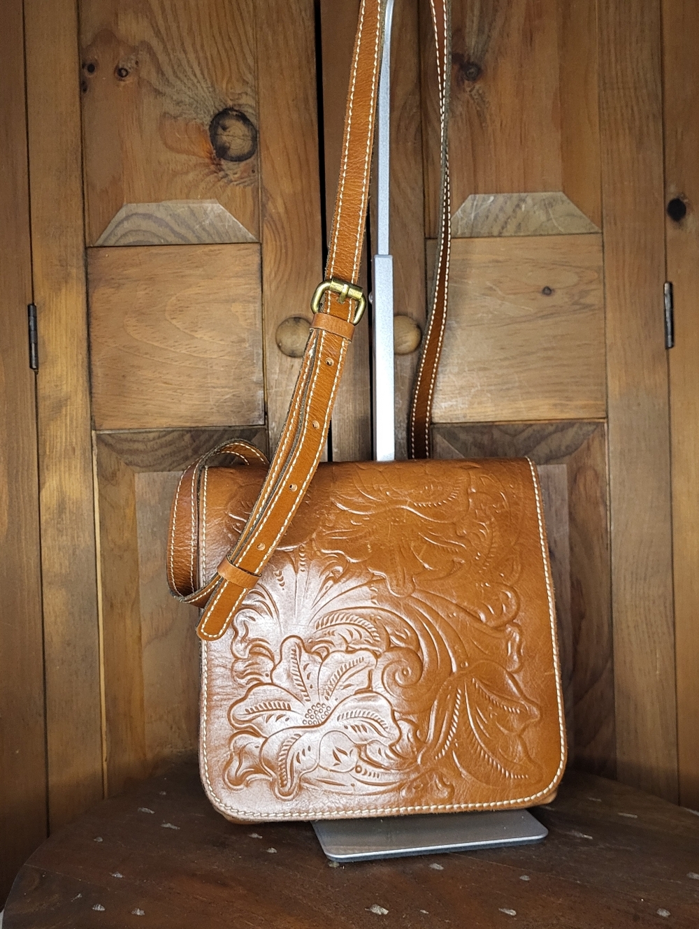 Patricia Nash Cognac Tooled Leather Crossbody Bag - Picture 4 of 17